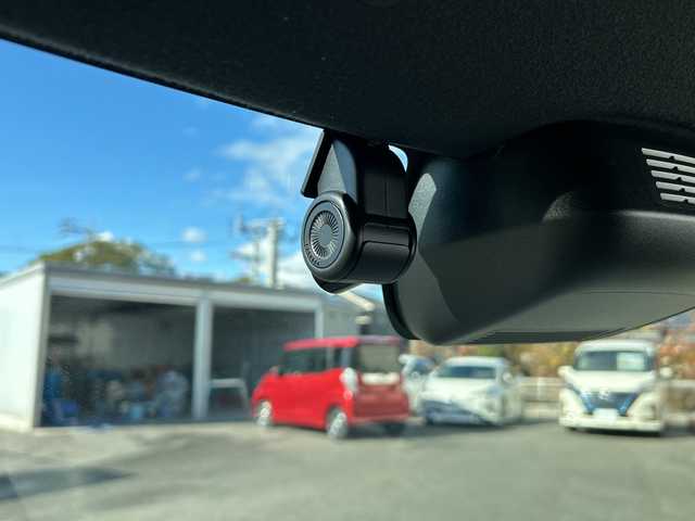 ダイハツ タント カスタム RS 福岡県 2019(令1)年 1万km ブラックマイカメタリック/ファイアークォーツレッドメタリック 2トーン ワンオーナー/純正9インチナビ/　（AM/FM/CD/DVD/iPod/SD/BT/HDMI/TV）/アラウンドビュー/両側パワースライドドア/スマートアシスト/　・横滑り防止装置/　・衝突被害軽減システム/純正ドライブレコーダー（前後）/運転席ロングスライド/シートヒーター（D席＋N席）/コーナーセンサー（前後）/ETC/LEDライト/フォグランプ/ステアリングスイッチ/電格ミラー/純正マット/ドアバイザー