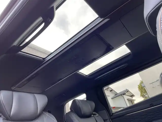 トヨタ ヴェルファイア ハイブリット Z プレミア 熊本県 2024(令6)年 1.1万km プラチナホワイトパールマイカ モデリスタエアロ/ワンオーナー/左右独立ムーンルーフ/革シート/プッシュスタート/純正ナビ/全方位カメラ/ビルトインETC/純正フリップダウンモニター/純正19インチAW/両側パワースライドドア/パワーバックドア/レーダークルーズ/パドルシフト/1列目・2列目パワーシート・右前席シートメモリー/1列目・2列目シートヒーター・エアーシート/ステアリングヒーター/LEDヘッドライト/オートライト/フォグライト/前後コーナーセンサー/横滑り防止装置/ウィンカーミラー/純正フロアマット/純正ドアバイザー/新車保証書/取扱説明書/スマートスペアキー×1本