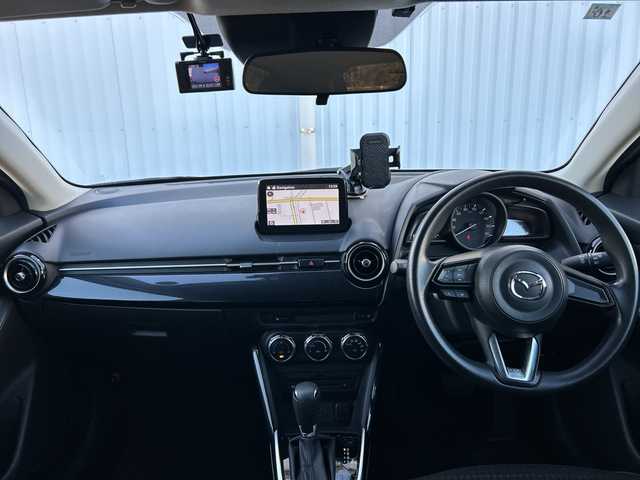 マツダ デミオ 13S 愛媛県 2017(平29)年 3.7万km マシーングレープレミアムM 純正ナビ　/Ｂｌｕｅｔｏｏｔｈ　/バックカメラ　/ドライブレコーダー　/ブラインドスポットモニター　/オートＬＥＤライト　/シートヒーター　/ステアリングスイッチ　/スマートキー　/スペアキー/ＥＴＣ　/純正フロアマット