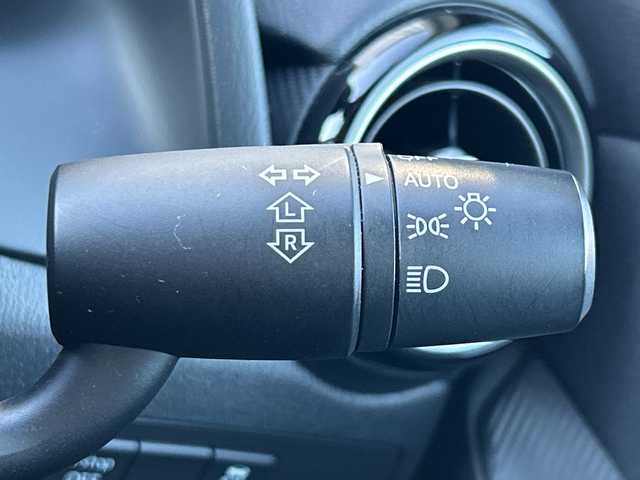 マツダ デミオ 13S 愛媛県 2017(平29)年 3.7万km マシーングレープレミアムM 純正ナビ　/Ｂｌｕｅｔｏｏｔｈ　/バックカメラ　/ドライブレコーダー　/ブラインドスポットモニター　/オートＬＥＤライト　/シートヒーター　/ステアリングスイッチ　/スマートキー　/スペアキー/ＥＴＣ　/純正フロアマット