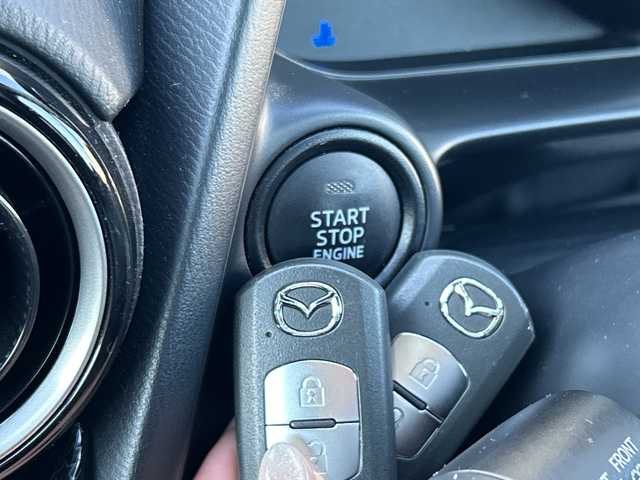 マツダ デミオ 13S 愛媛県 2017(平29)年 3.7万km マシーングレープレミアムM 純正ナビ　/Ｂｌｕｅｔｏｏｔｈ　/バックカメラ　/ドライブレコーダー　/ブラインドスポットモニター　/オートＬＥＤライト　/シートヒーター　/ステアリングスイッチ　/スマートキー　/スペアキー/ＥＴＣ　/純正フロアマット