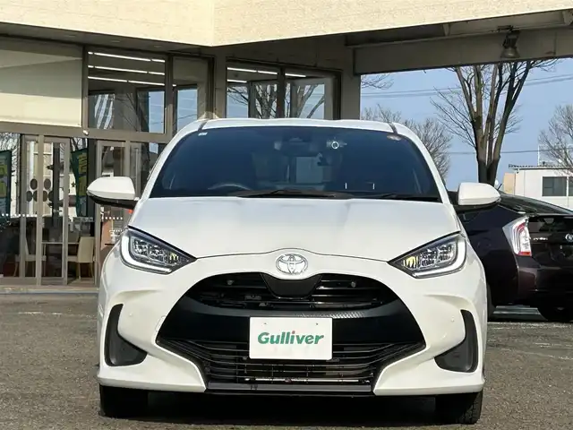 トヨタ ヤリス Z 宮城県 2021(令3)年 1.5万km ホワイトパールクリスタルシャイン /ワンオーナー//ＬＣＣ//前後ドラレコ//ディスプレオーディオ/(BT、ラジオ、USB)//シートヒーター/（運転席、助手席）//純正ホイールカバー夏タイヤ/(185/60R15)//社外アルミ冬タイヤ/(175/70R14)//スペアキー×１//プッシュスタートボタン//バックカメラ//オートライト//オートハイビーム//コーナーセンサー//車線逸脱防止システム//ドライブモード//横滑り防止切り替え