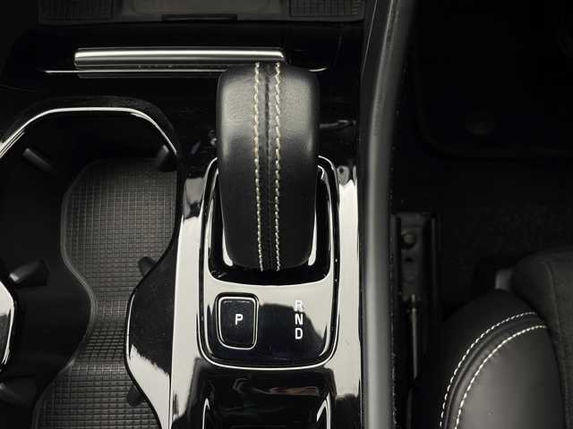 ボルボ ＸＣ４０ B4 AWD Rデザイン 秋田県 2020(令2)年 2.9万km クリスタルホワイトP 4WD/純正ナビ/（FM/フルセグTV/Bluetooth）/全方位カメラ/ハーフレザーシート/ルーフレール/レーンキープアシスト/レーダークルーズコントロール/ブラインドスポットモニター/コーナーセンサー（前後）/コーナリングライト/アクティブ・ベンディング・ライト/ロードサインインフォメーション/ハーマンカードンスピーカー/衝突軽減装置/自動駐車システム/自動発射システム/ビルトインETC/ドライブレコーダー（前後）/全席シートヒーター/前席パワーシート/D席シートメモリー/パワーリアゲート/LEDライト/フォグランプ/オートライト/オートマチックハイビーム/電動格納ミラー/スマートキー/プッシュスタート/純正フロアマット/純正アルミホイール
