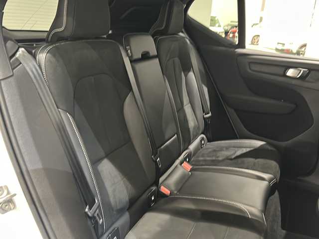 ボルボ ＸＣ４０ B4 AWD Rデザイン 新潟県 2020(令2)年 2.9万km クリスタルホワイトP ハーマンカードンサウンドシステム/純正HDDナビ/・フルセグ/ラジオ/BT/全方位カメラ/前後ドライブレコーダー/オートクルーズコントロール/Rデザイン専用ハーフレザーシート/Rデザイン専用ルーフレール/Rデザイン専用Fグリル・バンパー・オーバーフェンダー/Ｒデザイン専用スポーツサスペンション/前後クリアランスソナー/パワーシート（D/N）/・D席メモリー付/パワーバックドア/シートヒーター/ハンドルヒーター/ミラーヒーター/本革巻きステアリング/ブラインドスポットモニター/アクティブ・ベンディング・ライト/レーンキープアシスト/アイドリングストップ/スマートキー/プッシュスタート/純正19インチアルミホイール/純正フロアマット