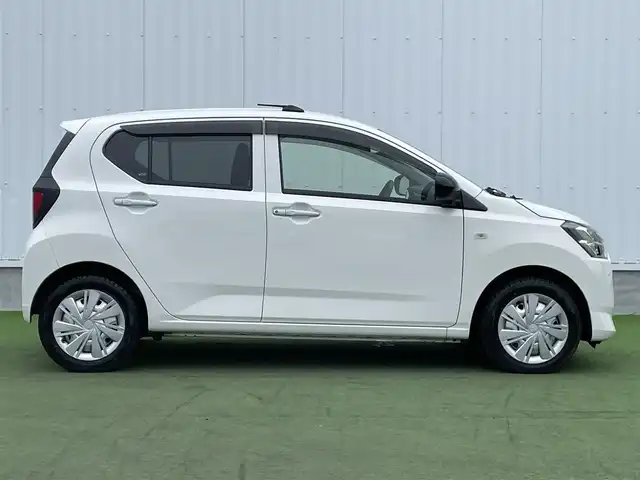 ダイハツ ミラ イース X SAⅢ 香川県 2019(令1)年 2.1万km ホワイト 登録時走行距離：20501km/ケンウッドメモリナビ/　CD再生　BT接続/スマートアシスト/クリアランスソナー/オートハイビーム/LEDヘッドライト/レベライザヘッドライト/アイドリングストップ/横滑り防止装置/電動格納ミラー/ドアバイザー/フロアマット/リモコンキー