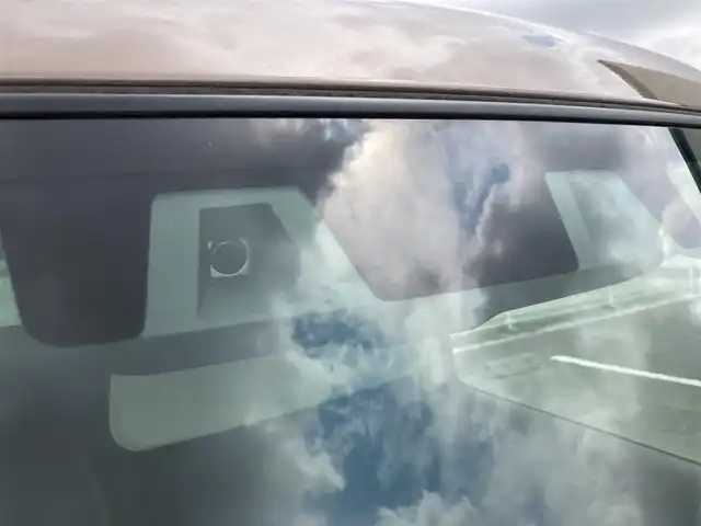 スズキ ハスラー Jスタイル Ⅱ 鳥取県 2022(令4)年 0.8万km シフォンアイボリーメタリック/ウッディブラウン2トーンルーフ 純正9インチナビ/フルセグ/CD/DVD/BT/USB/全方位モニター・ETC/デュアルセンサーブレーキサポート/レーンキープアシスト/レーダークルーズコントロール/前後ドライブレコーダー/パーキングセンサー/前席シートヒーター/LEDヘットライト/純正15インチアルミホイール/プッシュエンジンスタート/スマートキー×２/アイドリングストップ/ルーフレール/フロアマット