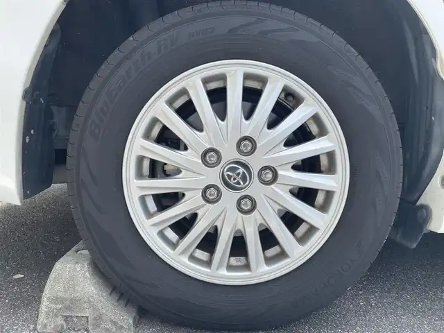 トヨタ ヴォクシー ハイブリッド V 宮崎県 2014(平26)年 7.3万km ホワイトパールクリスタルシャイン 純正ナビ【NSZT-Y64T】/・フルセグTV・Bluetooth・DVD・CD/両側パワースライドドア/クルーズコントロール/ビルトインETC/置くだけ充電/D/N席シートヒーター/LEDヘッドライト/オートライト/フォグライト/純正フロアマット/純正15インチアルミホイール/プッシュスタート/スマートキー・スペアキー有り/取扱説明書・保証書有り