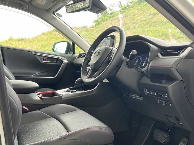 トヨタ ＲＡＶ４ HV アドベンチャー オフロードPKGⅡ 福島県 2024(令6)年 1.3万km スーパーホワイトⅡ 登録時走行距離：12221ｋｍ/ワンオーナー/純正メーカーナビ/(AM/FM/BT/フルセグTV)/衝突軽減システム/ブラインドスポットモニター/レインクリアリングブルーミラー/レーンディパーチャーアラート/追従クルーズコントロール/パノラミックビューモニター/ETC2.0/電動リアゲート/オートライト/オートマチックハイビーム/本革シート/純正LEDフォグ/純正AW/電格ミラー/プッシュスタート/シートヒーター/NanoeX/横滑り防止/ドラレコ/運転モード切替/AC１００V/サイドバイザー/ステアリングヒーター/コーナーセンサー/パワーシート/メモリーシート/ウィンカーミラー/スペアキー/保証書/取扱説明書