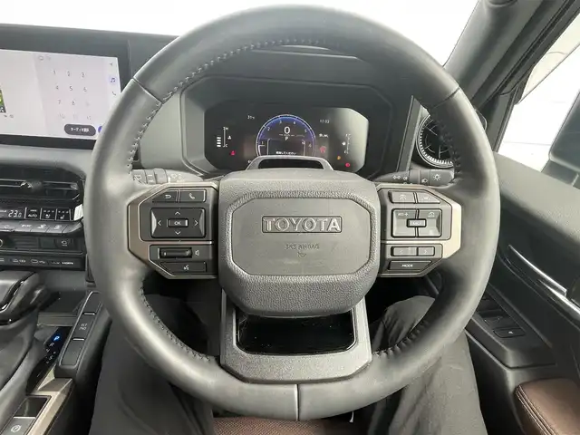 トヨタ ランドクルーザー ２５０ VX ファーストエディション 千葉県 2024(令6)年 0.7万km プラチナホワイトパールマイカ ワンオーナー/サンルーフ/トヨタセーフティセンス/全方位カメラ/１２．３インチディスプレイオーディオ/フルセグＴＶ/ＢＳＭ/専用レザーシート/モデリスタオーバーフェンダー/ＬＥＤヘッドライト