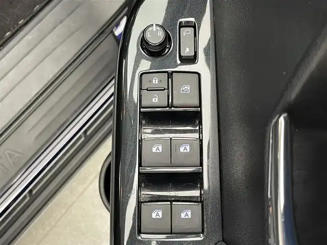 トヨタ ハイラックス Z 愛知県 2024(令6)年 1.4万km ダークブルーマイカ メーカーOPディスプレオーディオナビ/Bluetooth/AndroidAuto／AppleCarplay/ETC/パノラミックビューモニター/コーナーセンサー/衝突軽減ブレーキ/LEDヘッドライト/４WD/ディーゼルターボ/禁煙車
