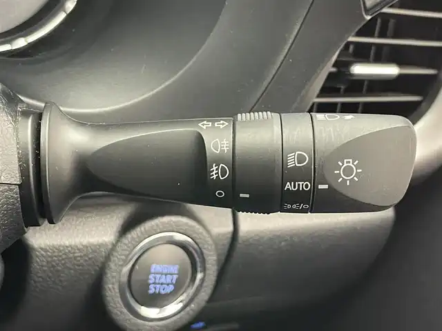 トヨタ ハイラックス Z 愛知県 2024(令6)年 1.4万km ダークブルーマイカ メーカーOPディスプレオーディオナビ/Bluetooth/AndroidAuto／AppleCarplay/ETC/パノラミックビューモニター/コーナーセンサー/衝突軽減ブレーキ/LEDヘッドライト/４WD/ディーゼルターボ/禁煙車
