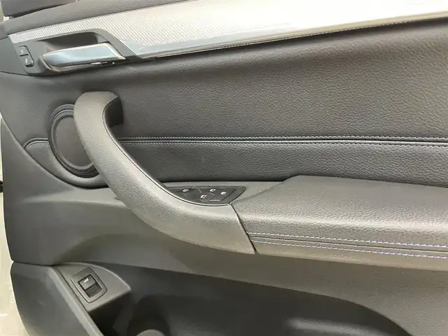 ＢＭＷ Ｘ１ xDrive 20i Mスポーツ 東京都 2018(平30)年 1.5万km アルピンホワイトⅢ ハイラインパッケージ/・ブラックレザーシート/・シートヒーターD+N席/・パワーシートD+N席/アドバンスドアクティブセーフティパッケージ/・アクティブクルーズコントロール/・ヘッドアップディスプレイ/インテリジェントセーフティ/・衝突警告/・歩行者警告/・車線逸脱警告/純正ナビ/【DVD/BT】/リアビューカメラ/パークディスタンスコントロール/純正18インチアルミ/ドライブレコーダー/ETC/保証書/取扱説明書