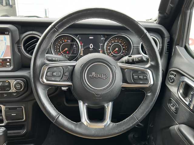 クライスラー・ジープ ジープ ラングラー アンリミテッド サハラ ローンチエディション 長野県 2018(平30)年 6.9万km グレー .ワンオーナー　/・ベージュレザーシート　/.純正ナビ/Bluetooth　アップルカープレイ/・バックカメラ/・ETC/・クルーズコントロール/・ドライブレコーダー/.アンドロイドオート/.純正18インチアルミホイール　/.シートヒーター　/.コーナーセンサー　/.スマートキー/.特殊形状ルーフ