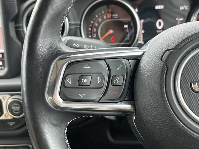 クライスラー・ジープ ジープ ラングラー アンリミテッド サハラ ローンチエディション 長野県 2018(平30)年 6.9万km グレー .ワンオーナー　/・ベージュレザーシート　/.純正ナビ/Bluetooth　アップルカープレイ/・バックカメラ/・ETC/・クルーズコントロール/・ドライブレコーダー/.アンドロイドオート/.純正18インチアルミホイール　/.シートヒーター　/.コーナーセンサー　/.スマートキー/.特殊形状ルーフ