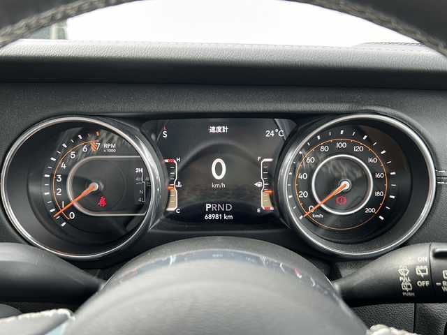 クライスラー・ジープ ジープ ラングラー アンリミテッド サハラ ローンチエディション 長野県 2018(平30)年 6.9万km グレー .ワンオーナー　/・ベージュレザーシート　/.純正ナビ/Bluetooth　アップルカープレイ/・バックカメラ/・ETC/・クルーズコントロール/・ドライブレコーダー/.アンドロイドオート/.純正18インチアルミホイール　/.シートヒーター　/.コーナーセンサー　/.スマートキー/.特殊形状ルーフ