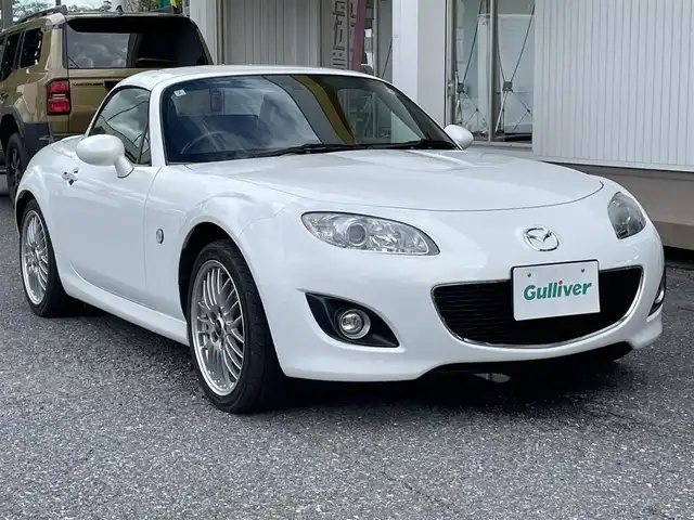 マツダ ロードスター VS RHT 愛知県 2012(平24)年 5.6万km クリスタルホワイトパールマイカ 純正ナビ(BT/AM/FM/SD/DVD)/社外柿本マフラー/BLITZ車高調/BBS社外ホイール/リアスポイラー/パドルシフト/HIDヘッドライト/純正マフラー(積込み)/純正サスペンション(積込み)/ETC/純正フロアマット/ハーフレザーシート/シートヒーター/フォグランプ