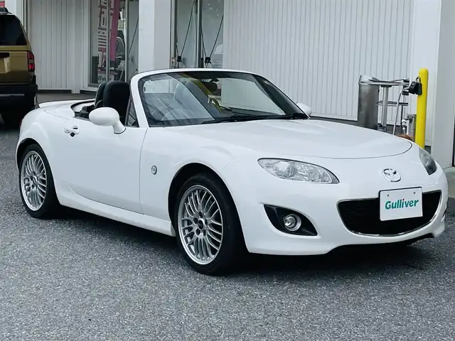 マツダ ロードスター VS RHT 愛知県 2012(平24)年 5.6万km クリスタルホワイトパールマイカ 純正ナビ(BT/AM/FM/SD/DVD)/社外柿本マフラー/BLITZ車高調/BBS社外ホイール/リアスポイラー/パドルシフト/HIDヘッドライト/純正マフラー(積込み)/純正サスペンション(積込み)/ETC/純正フロアマット/ハーフレザーシート/シートヒーター/フォグランプ