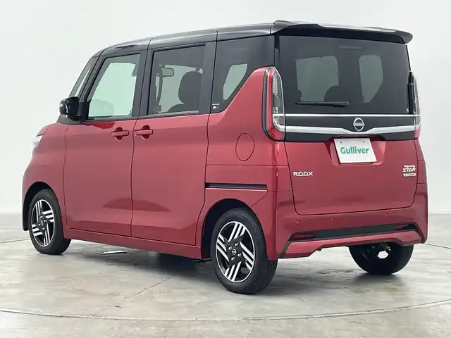 日産 ルークス ハイウェイスター X 群馬県 2024(令6)年 0.3万km スパークリングレッド/ブラック 純正９型ナビ　全周囲カメラ　衝突被害軽減ブレーキ　レーンキープアシスト　オートマチックハイビーム　ドライブレコーダー　ＥＴＣ　コーナーセンサー　ＬＥＤヘッドライト　純正アルミホイール１４インチ　禁煙車