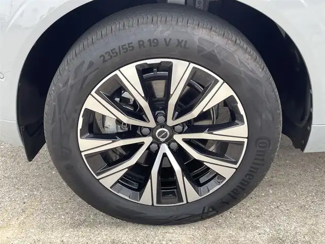 ボルボ ボルボ ＸＣ６０ アルティメット B5 AWD 東京都 2024(令6)年 0.7万km グレー 純正Ｇｏｏｇｌｅナビ/パノラマルーフ/黒レザーシート/３６０°カメラ/ワイヤレス充電/ベンチレーター/後席シートヒーター/ヘッドアップディスプレイ/ＡＣＣ/ＢＳＭ/レーンアシスト/ＥＴＣ/Ａｐｐｌｅ Cａｒ Pｌａｙ/クリスタルシフトノブ