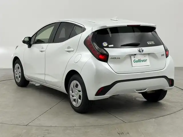 トヨタ アクア G 愛知県 2022(令4)年 6.7万km プラチナホワイトパールマイカ トヨタセーフティーセンス/純正ディスプレイオーディオ/・Bluetooth/革巻きステアリング/レーダークルーズコントロール/AC100V/ドライブレコーダー/コーナーセンサー/バックカメラ/ビルトインETC
