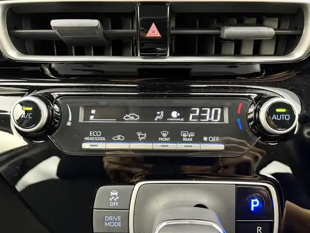 トヨタ アクア G 愛知県 2022(令4)年 6.7万km プラチナホワイトパールマイカ トヨタセーフティーセンス/純正ディスプレイオーディオ/・Bluetooth/革巻きステアリング/レーダークルーズコントロール/AC100V/ドライブレコーダー/コーナーセンサー/バックカメラ/ビルトインETC