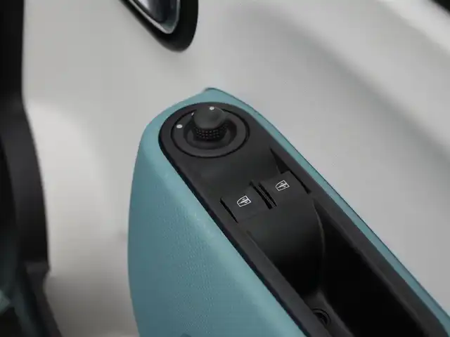 ルノー トゥインゴ インテンス キャンバストップ 静岡県 2016(平28)年 3.7万km ブルードラジェ キャンバストップ　電動オープン/社外15インチアルミホイール/ルーフスポイラー/アイドリングストップ/LEDヘッドライト/クルーズコントロール/リヤパーキングセンサー/キーレス/ETC