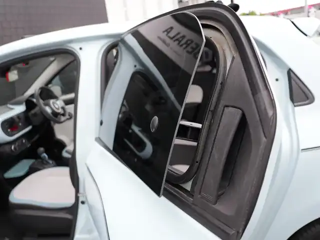 ルノー トゥインゴ インテンス キャンバストップ 静岡県 2016(平28)年 3.7万km ブルードラジェ キャンバストップ　電動オープン/社外15インチアルミホイール/ルーフスポイラー/アイドリングストップ/LEDヘッドライト/クルーズコントロール/リヤパーキングセンサー/キーレス/ETC