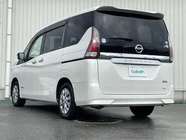 日産 セレナ X Vセレクション 富山県 2018(平30)年 8.8万km ブリリアントホワイトパール 純正７インチナビ／フルセグＴＶ／Ｂｌｕｅｔｏｏｔｈ／ＤＶＤ再生／ミュージックサーバー／ＥＴＣ／ドライブレコーダー／クルーズコントロール／両側パワースライドドア／ＬＥＤヘッドライト／