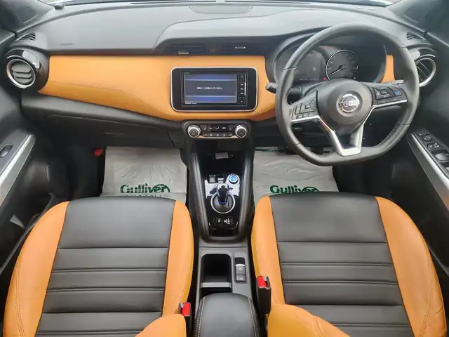 日産 キックス X ツートーンインテリアED 茨城県 2021(令3)年 6.3万km ブリリアントホワイトパール ストラーダナビ/フルセグTV/アラウンドビューモニター/ビルトインETC/ドライブレコーダー/インテリジェントクルーズコントロール/セーフティアシスト/・プロパイロット/・エマージェンシーブレーキ/・車線逸脱防止支援システム/・踏み間違い衝突防止アシスト/・ハイビームアシスト/デジタルルームミラー/LEDヘッドランプ/革巻きステアリング/ステアリングヒーター/ツートーン合皮シート/前席シートヒーター/純正17インチアルミホイール/スマートキー/プッシュエンジンスターター/禁煙車