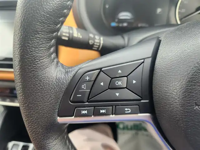 日産 キックス X ツートーンインテリアED 茨城県 2021(令3)年 6.3万km ブリリアントホワイトパール ストラーダナビ/フルセグTV/アラウンドビューモニター/ビルトインETC/ドライブレコーダー/インテリジェントクルーズコントロール/セーフティアシスト/・プロパイロット/・エマージェンシーブレーキ/・車線逸脱防止支援システム/・踏み間違い衝突防止アシスト/・ハイビームアシスト/デジタルルームミラー/LEDヘッドランプ/革巻きステアリング/ステアリングヒーター/ツートーン合皮シート/前席シートヒーター/純正17インチアルミホイール/スマートキー/プッシュエンジンスターター/禁煙車