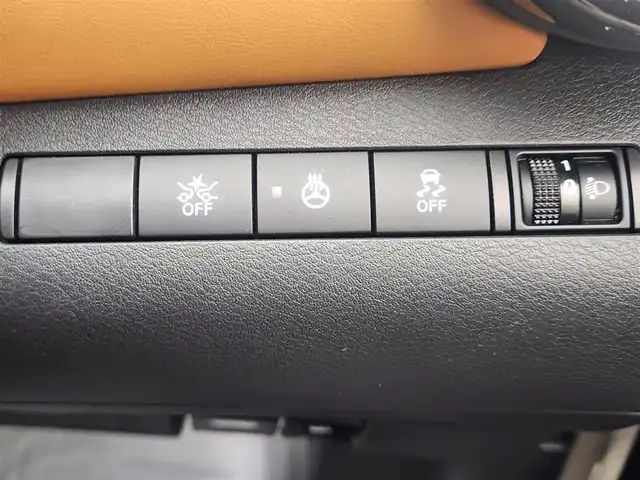 日産 キックス X ツートーンインテリアED 茨城県 2021(令3)年 6.3万km ブリリアントホワイトパール ストラーダナビ/フルセグTV/アラウンドビューモニター/ビルトインETC/ドライブレコーダー/インテリジェントクルーズコントロール/セーフティアシスト/・プロパイロット/・エマージェンシーブレーキ/・車線逸脱防止支援システム/・踏み間違い衝突防止アシスト/・ハイビームアシスト/デジタルルームミラー/LEDヘッドランプ/革巻きステアリング/ステアリングヒーター/ツートーン合皮シート/前席シートヒーター/純正17インチアルミホイール/スマートキー/プッシュエンジンスターター/禁煙車