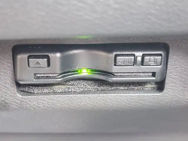 日産 キックス X ツートーンインテリアED 茨城県 2021(令3)年 6.3万km ブリリアントホワイトパール ストラーダナビ/フルセグTV/アラウンドビューモニター/ビルトインETC/ドライブレコーダー/インテリジェントクルーズコントロール/セーフティアシスト/・プロパイロット/・エマージェンシーブレーキ/・車線逸脱防止支援システム/・踏み間違い衝突防止アシスト/・ハイビームアシスト/デジタルルームミラー/LEDヘッドランプ/革巻きステアリング/ステアリングヒーター/ツートーン合皮シート/前席シートヒーター/純正17インチアルミホイール/スマートキー/プッシュエンジンスターター/禁煙車