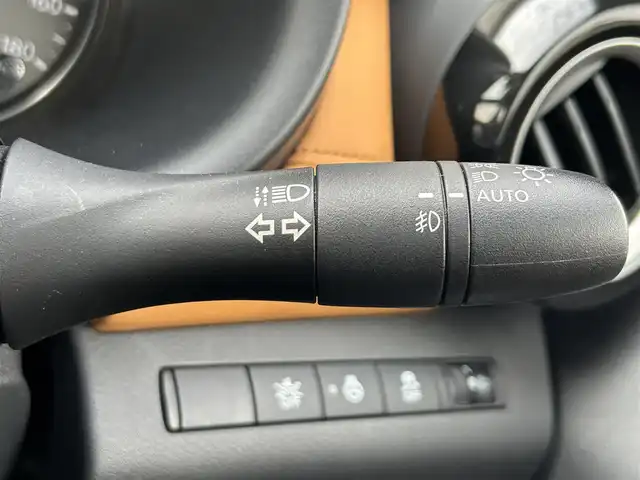 日産 キックス X ツートーンインテリアED 茨城県 2021(令3)年 6.3万km ブリリアントホワイトパール 社外ナビ（Bluetooth/フルセグ/CD/DVD)/アラウンドビューモニター/ビルトインETC/ドライブレコーダー/インテリジェントクルーズコントロール/セーフティアシスト/・プロパイロット/・エマージェンシーブレーキ/・車線逸脱防止支援システム/・踏み間違い衝突防止アシスト/・ハイビームアシスト/デジタルルームミラー/LEDヘッドランプ/革巻きステアリング/ステアリングヒーター/ツートーン合皮シート/前席シートヒーター/純正17インチアルミホイール/スマートキー/プッシュエンジンスターター/禁煙車