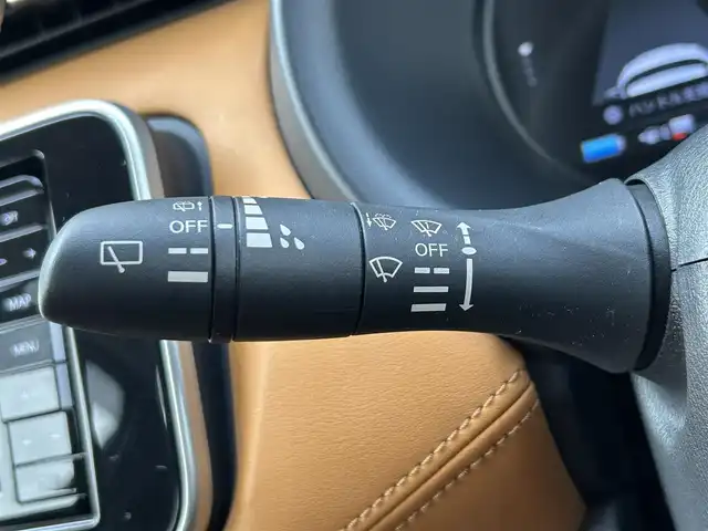 日産 キックス X ツートーンインテリアED 茨城県 2021(令3)年 6.3万km ブリリアントホワイトパール 社外ナビ（Bluetooth/フルセグ/CD/DVD)/アラウンドビューモニター/ビルトインETC/ドライブレコーダー/インテリジェントクルーズコントロール/セーフティアシスト/・プロパイロット/・エマージェンシーブレーキ/・車線逸脱防止支援システム/・踏み間違い衝突防止アシスト/・ハイビームアシスト/デジタルルームミラー/LEDヘッドランプ/革巻きステアリング/ステアリングヒーター/ツートーン合皮シート/前席シートヒーター/純正17インチアルミホイール/スマートキー/プッシュエンジンスターター/禁煙車