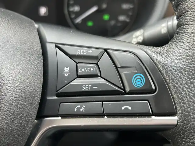 日産 キックス X ツートーンインテリアED 茨城県 2021(令3)年 6.3万km ブリリアントホワイトパール 社外ナビ（Bluetooth/フルセグ/CD/DVD)/アラウンドビューモニター/ビルトインETC/ドライブレコーダー/インテリジェントクルーズコントロール/セーフティアシスト/・プロパイロット/・エマージェンシーブレーキ/・車線逸脱防止支援システム/・踏み間違い衝突防止アシスト/・ハイビームアシスト/デジタルルームミラー/LEDヘッドランプ/革巻きステアリング/ステアリングヒーター/ツートーン合皮シート/前席シートヒーター/純正17インチアルミホイール/スマートキー/プッシュエンジンスターター/禁煙車