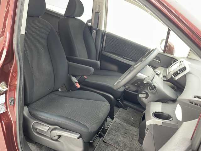 ホンダ フリード ハイブリット ジャストセレクション 沖縄県 2015(平27)年 6.6万km プレミアムディープロッソパール 純正ナビ(VXM-155VSi)/（TV/ＡＭ／ＦＭ／DVD／Bluetooth）/バックカメラ　/ビルトインＥＴＣ/クルーズコントロール　　/ステアリングスイッチ/両側パワースライドドア　/横滑り防止装置　/盗難防止装置　/純正フロアマット　/オートエアコン/オートライト/パワーステアリング/パワーウィンドウ