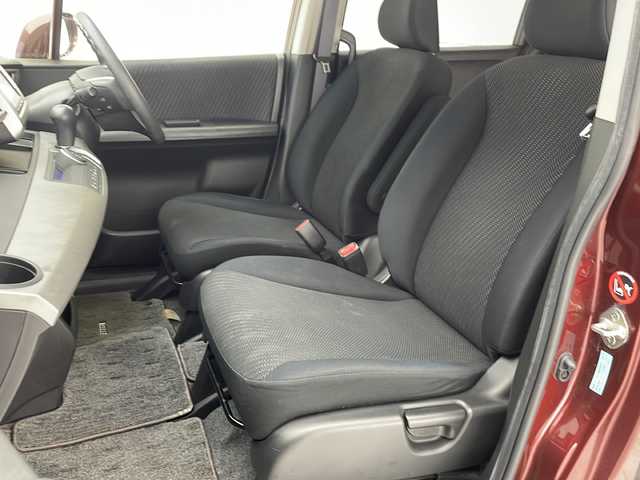 ホンダ フリード ハイブリット ジャストセレクション 沖縄県 2015(平27)年 6.6万km プレミアムディープロッソパール 純正ナビ(VXM-155VSi)/（TV/ＡＭ／ＦＭ／DVD／Bluetooth）/バックカメラ　/ビルトインＥＴＣ/クルーズコントロール　　/ステアリングスイッチ/両側パワースライドドア　/横滑り防止装置　/盗難防止装置　/純正フロアマット　/オートエアコン/オートライト/パワーステアリング/パワーウィンドウ