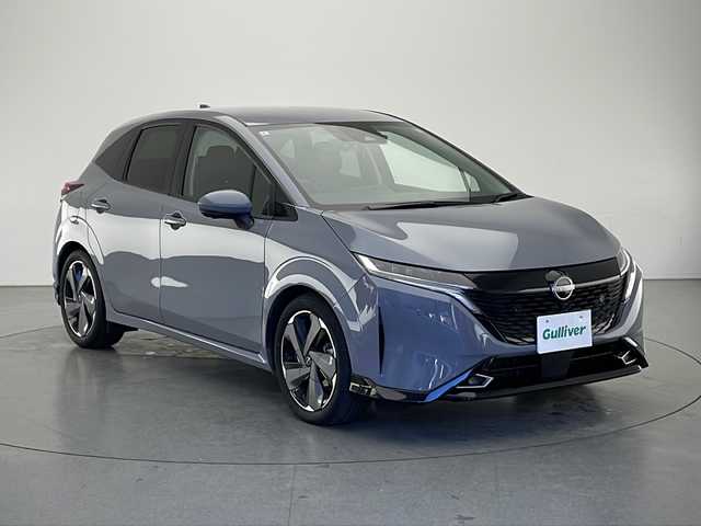 日産 オーラ G 長野県 2022(令4)年 3.3万km グレー ワンオーナー/純正ナビ/（フルセグ/Bluetooth/CD/DVD)/360°カメラ/衝突軽減ブレーキ/車線逸脱防止/前後コーナーセンサー/ブラインドスポットモニター/デジタルインナーミラー/社外AWスタッドレス4本/ETC/前方ドラレコ/ステアリングスイッチ/LEDヘッドライト/ドライブモード/スマートキー/スペアキー/取扱説明書/保証書