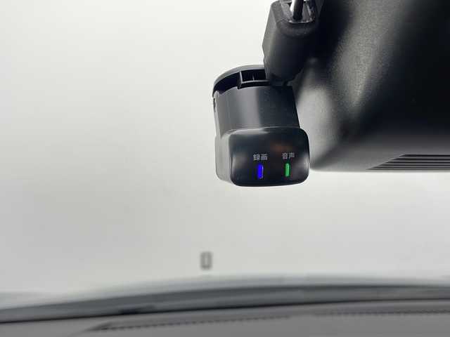 日産 オーラ G 長野県 2022(令4)年 3.3万km グレー ワンオーナー/純正ナビ/（フルセグ/Bluetooth/CD/DVD)/360°カメラ/衝突軽減ブレーキ/車線逸脱防止/前後コーナーセンサー/ブラインドスポットモニター/デジタルインナーミラー/社外AWスタッドレス4本/ETC/前方ドラレコ/ステアリングスイッチ/LEDヘッドライト/ドライブモード/スマートキー/スペアキー/取扱説明書/保証書