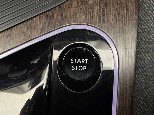 日産 オーラ G 長野県 2022(令4)年 3.3万km グレー ワンオーナー/純正ナビ/（フルセグ/Bluetooth/CD/DVD)/360°カメラ/衝突軽減ブレーキ/車線逸脱防止/前後コーナーセンサー/ブラインドスポットモニター/デジタルインナーミラー/社外AWスタッドレス4本/ETC/前方ドラレコ/ステアリングスイッチ/LEDヘッドライト/ドライブモード/スマートキー/スペアキー/取扱説明書/保証書