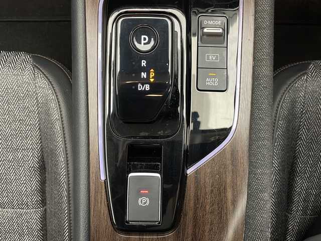 日産 オーラ G 長野県 2022(令4)年 3.3万km グレー ワンオーナー/純正ナビ/（フルセグ/Bluetooth/CD/DVD)/360°カメラ/衝突軽減ブレーキ/車線逸脱防止/前後コーナーセンサー/ブラインドスポットモニター/デジタルインナーミラー/社外AWスタッドレス4本/ETC/前方ドラレコ/ステアリングスイッチ/LEDヘッドライト/ドライブモード/スマートキー/スペアキー/取扱説明書/保証書