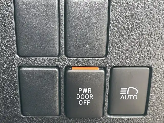 トヨタ アルファードハイブリット SR 道央・札幌 2020(令2)年 4.9万km ホワイトパールクリスタルシャイン ・4WD/・衝突軽減ブレーキ/・純正ナビ/BT&USB&フルセグTV/・バックカメラ/・両側パワースライドドア/・パワーバックドア/・フリップダウンモニター/・エアロパーツ(フロント、サイド、リアアンダー)/・レザーシート/・前席両側シートヒーター/・前席両側エアシート/・前席両側パワーシート/・D席のみメモリシート/・オットマン(N席・2列目)/・サンシェード/・ウォークスルー/・ハンズフリー/・ステアリングスイッチ/・前後コーナーセンサー/・前後クリアランスソナー/・レーダークルーズコントロール/・前後ドライブレコーダー/・ETC/・デジタルインナーミラー/・横滑り防止装置/・レーンキープアシスト/・盗難防止装置/・オートライト/・オートマチックハイビーム/・LEDヘッドライト/・フォグランプ/・オートリトラミラー/・ウィンカーミラー/・純正フロアマット/・純正AW付夏タイヤ