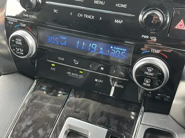 トヨタ アルファードハイブリット SR 道央・札幌 2020(令2)年 4.9万km ホワイトパールクリスタルシャイン ・4WD/・衝突軽減ブレーキ/・純正ナビ/BT&USB&フルセグTV/・バックカメラ/・両側パワースライドドア/・パワーバックドア/・フリップダウンモニター/・エアロパーツ(フロント、サイド、リアアンダー)/・レザーシート/・前席両側シートヒーター/・前席両側エアシート/・前席両側パワーシート/・D席のみメモリシート/・オットマン(N席・2列目)/・サンシェード/・ウォークスルー/・ハンズフリー/・ステアリングスイッチ/・前後コーナーセンサー/・前後クリアランスソナー/・レーダークルーズコントロール/・前後ドライブレコーダー/・ETC/・デジタルインナーミラー/・横滑り防止装置/・レーンキープアシスト/・盗難防止装置/・オートライト/・オートマチックハイビーム/・LEDヘッドライト/・フォグランプ/・オートリトラミラー/・ウィンカーミラー/・純正フロアマット/・純正AW付夏タイヤ