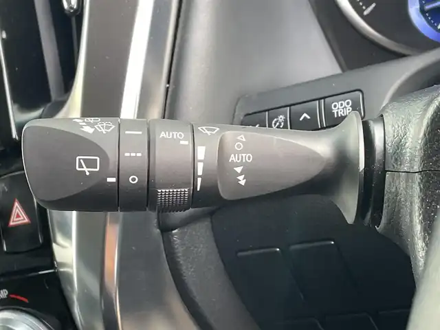 トヨタ アルファードハイブリット SR 道央・札幌 2020(令2)年 4.9万km ホワイトパールクリスタルシャイン ・4WD/・衝突軽減ブレーキ/・純正ナビ/BT&USB&フルセグTV/・バックカメラ/・両側パワースライドドア/・パワーバックドア/・フリップダウンモニター/・エアロパーツ(フロント、サイド、リアアンダー)/・レザーシート/・前席両側シートヒーター/・前席両側エアシート/・前席両側パワーシート/・D席のみメモリシート/・オットマン(N席・2列目)/・サンシェード/・ウォークスルー/・ハンズフリー/・ステアリングスイッチ/・前後コーナーセンサー/・前後クリアランスソナー/・レーダークルーズコントロール/・前後ドライブレコーダー/・ETC/・デジタルインナーミラー/・横滑り防止装置/・レーンキープアシスト/・盗難防止装置/・オートライト/・オートマチックハイビーム/・LEDヘッドライト/・フォグランプ/・オートリトラミラー/・ウィンカーミラー/・純正フロアマット/・純正AW付夏タイヤ