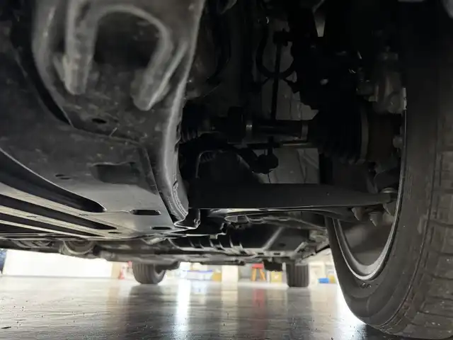 ホンダ ステップワゴン スパーダ eHEV プレミアムライン 三重県 2022(令4)年 3万km プラチナホワイトパール ハイブリッド/FF/MTモード付インパネCVT/純正 11.4インチナビ LXM-237VFLi/（CD/DVD/FM/AM/TV/Music Rack/SD/USB/iPod/Bluetooth/CarPlay/AndroidAuto）/純正 15.6インチ 後席ディスプレイ VM-231FE/【OP】マルチビューカメラシステム/両側パワースライドドア/ドライブレコーダー 前後/ETC/Honda SENSING/・衝突軽減ブレーキ/・車線維持支援システム/・路外逸脱抑制機能/・渋滞追従機能付アダプティブクルーズコントロール＆トラフィックジャムアシスト/・ブラインドスポットインフォメーション/・先行車発進お知らせ機能/・オートハイビーム・アダプティブドライビングビーム/・誤発進抑制機能（前・後）/・パーキングセンサー（前後）/など/装備/・2列目オットマンシート/・パワーテールゲート/・ハーフレザー/・シートヒーター（D/N/2nd）/・左右、後席独立オートエアコン/・電子パーキングブレーキ＆ブレーキホールド機能/・ステアリングスイッチ/・パドルシフト/・オートライト/・LEDヘッドライト＆フォグライト/・プッシュスタート/・スマートキーx2/・保/取/ナビ取/など