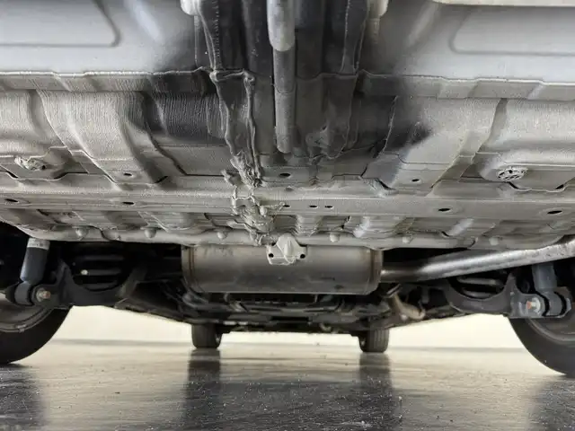 ホンダ ステップワゴン スパーダ eHEV プレミアムライン 三重県 2022(令4)年 3万km プラチナホワイトパール ハイブリッド/FF/MTモード付インパネCVT/純正 11.4インチナビ LXM-237VFLi/（CD/DVD/FM/AM/TV/Music Rack/SD/USB/iPod/Bluetooth/CarPlay/AndroidAuto）/純正 15.6インチ 後席ディスプレイ VM-231FE/【OP】マルチビューカメラシステム/両側パワースライドドア/ドライブレコーダー 前後/ETC/Honda SENSING/・衝突軽減ブレーキ/・車線維持支援システム/・路外逸脱抑制機能/・渋滞追従機能付アダプティブクルーズコントロール＆トラフィックジャムアシスト/・ブラインドスポットインフォメーション/・先行車発進お知らせ機能/・オートハイビーム・アダプティブドライビングビーム/・誤発進抑制機能（前・後）/・パーキングセンサー（前後）/など/装備/・2列目オットマンシート/・パワーテールゲート/・ハーフレザー/・シートヒーター（D/N/2nd）/・左右、後席独立オートエアコン/・電子パーキングブレーキ＆ブレーキホールド機能/・ステアリングスイッチ/・パドルシフト/・オートライト/・LEDヘッドライト＆フォグライト/・プッシュスタート/・スマートキーx2/・保/取/ナビ取/など