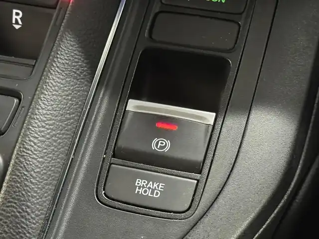 ホンダ ステップワゴン スパーダ eHEV プレミアムライン 三重県 2022(令4)年 3万km プラチナホワイトパール ハイブリッド/FF/MTモード付インパネCVT/純正 11.4インチナビ LXM-237VFLi/（CD/DVD/FM/AM/TV/Music Rack/SD/USB/iPod/Bluetooth/CarPlay/AndroidAuto）/純正 15.6インチ 後席ディスプレイ VM-231FE/【OP】マルチビューカメラシステム/両側パワースライドドア/ドライブレコーダー 前後/ETC/Honda SENSING/・衝突軽減ブレーキ/・車線維持支援システム/・路外逸脱抑制機能/・渋滞追従機能付アダプティブクルーズコントロール＆トラフィックジャムアシスト/・ブラインドスポットインフォメーション/・先行車発進お知らせ機能/・オートハイビーム・アダプティブドライビングビーム/・誤発進抑制機能（前・後）/・パーキングセンサー（前後）/など/装備/・2列目オットマンシート/・パワーテールゲート/・ハーフレザー/・シートヒーター（D/N/2nd）/・左右、後席独立オートエアコン/・電子パーキングブレーキ＆ブレーキホールド機能/・ステアリングスイッチ/・パドルシフト/・オートライト/・LEDヘッドライト＆フォグライト/・プッシュスタート/・スマートキーx2/・保/取/ナビ取/など