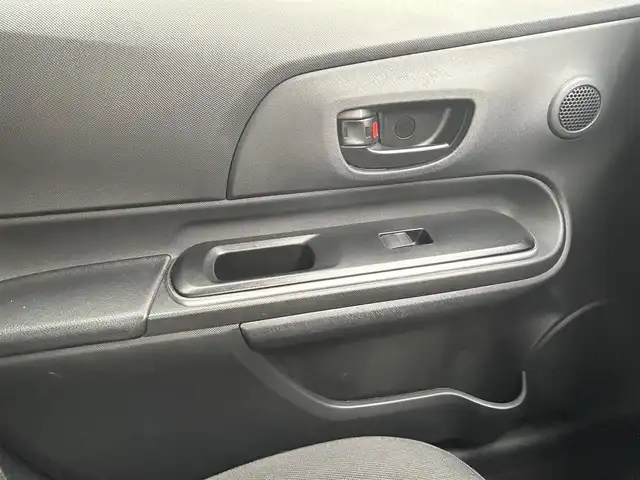 トヨタ アクア S 福岡県 2018(平30)年 2万km ジュエリーパープルマイカM ・純正ナビ/　CD　Bluetooth　ワンセグ/・ハロゲンオートライト/・オートハイビーム/・衝突軽減/・レーンキープ/・プッシュスタート/・スペアキー