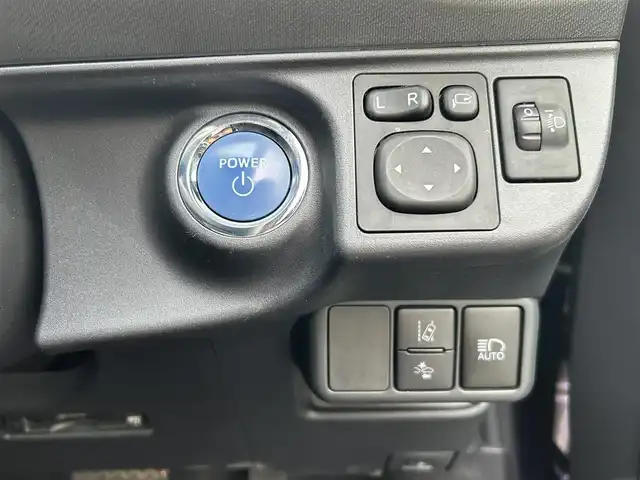 トヨタ アクア S 福岡県 2018(平30)年 2万km ジュエリーパープルマイカM ・純正ナビ/　CD　Bluetooth　ワンセグ/・ハロゲンオートライト/・オートハイビーム/・衝突軽減/・レーンキープ/・プッシュスタート/・スペアキー