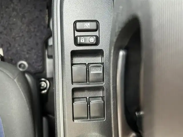 トヨタ アクア S 福岡県 2018(平30)年 2万km ジュエリーパープルマイカM ・純正ナビ/　CD　Bluetooth　ワンセグ/・ハロゲンオートライト/・オートハイビーム/・衝突軽減/・レーンキープ/・プッシュスタート/・スペアキー